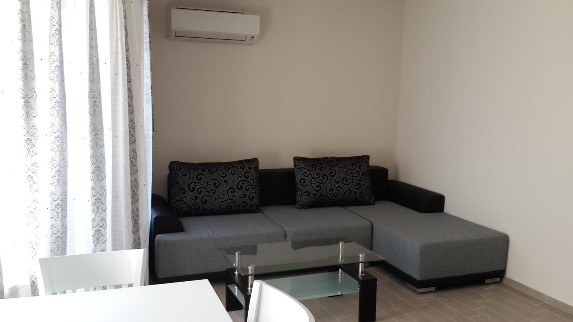 Antorini Apartments Sveti Vlas Bilik gambar