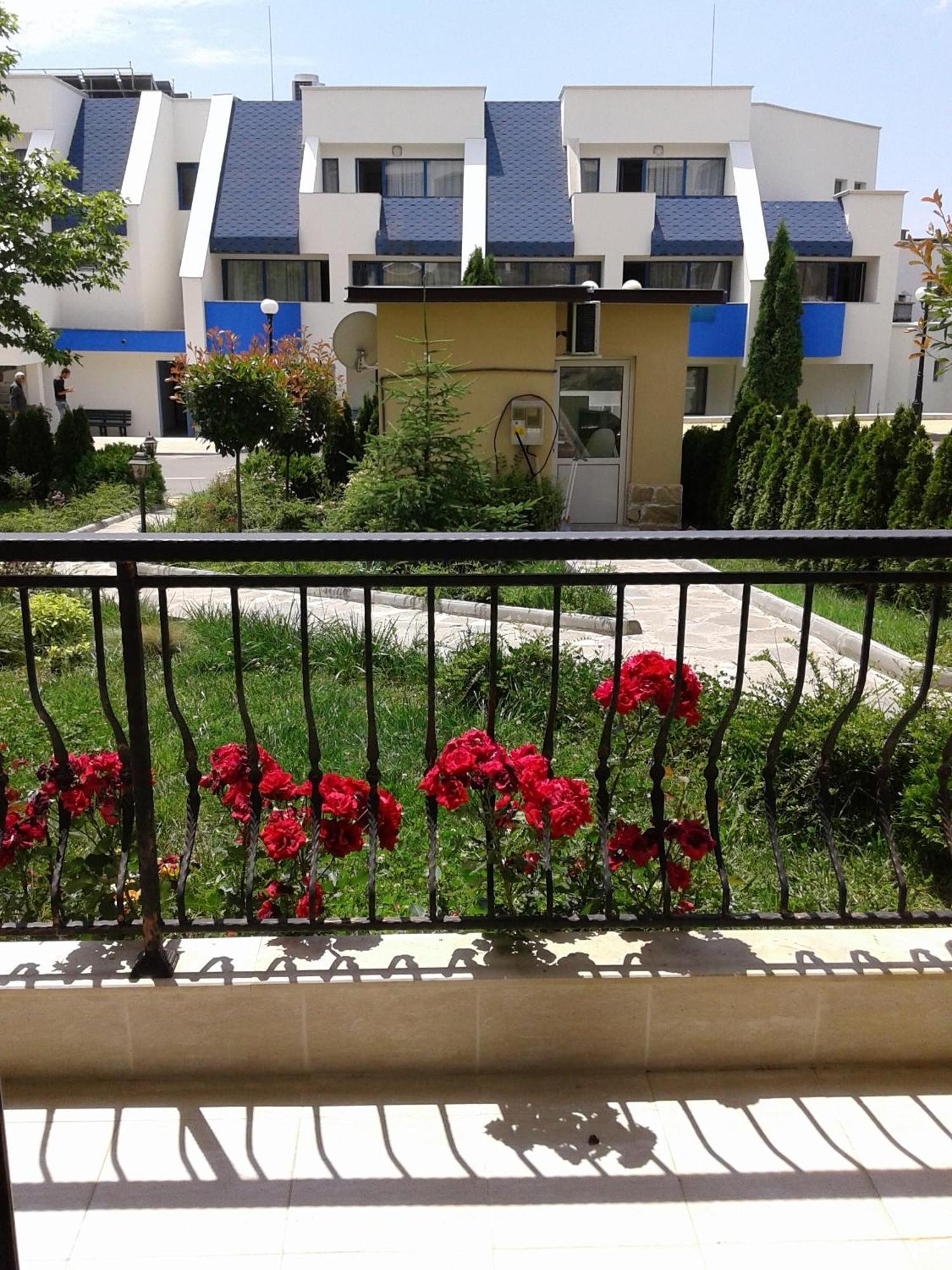 Antorini Apartments Sveti Vlas Bilik gambar